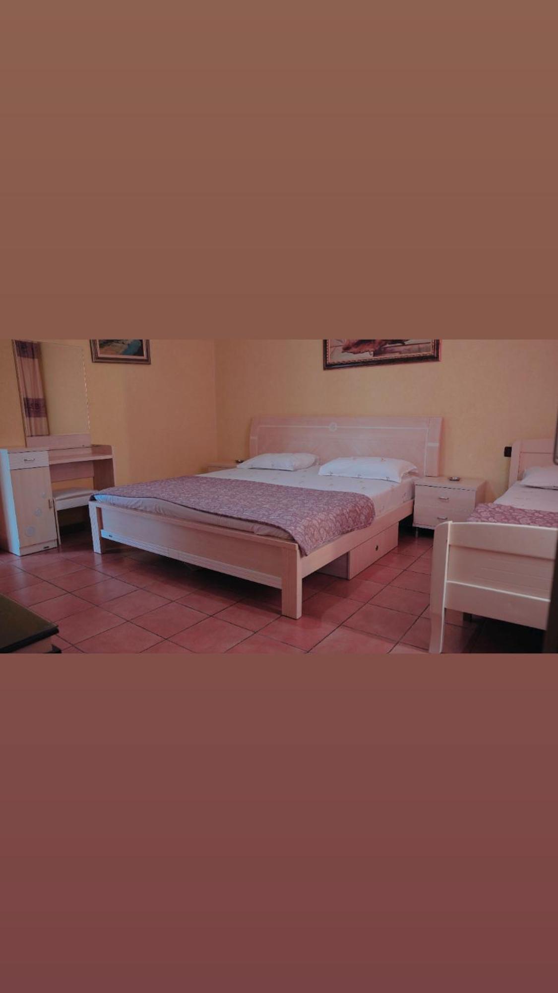 Alen Bar Hotel Tiranë Luaran gambar