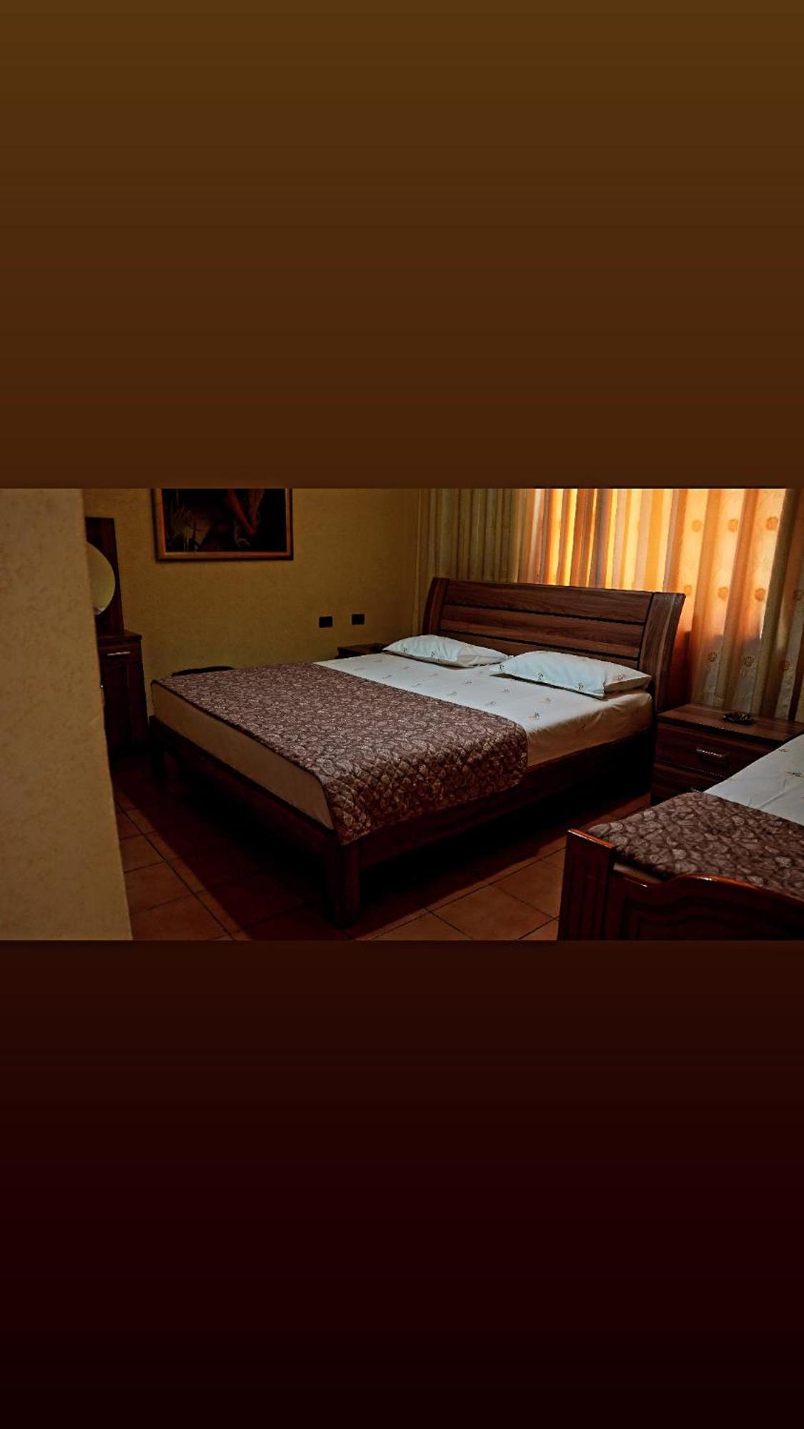 Alen Bar Hotel Tiranë Luaran gambar