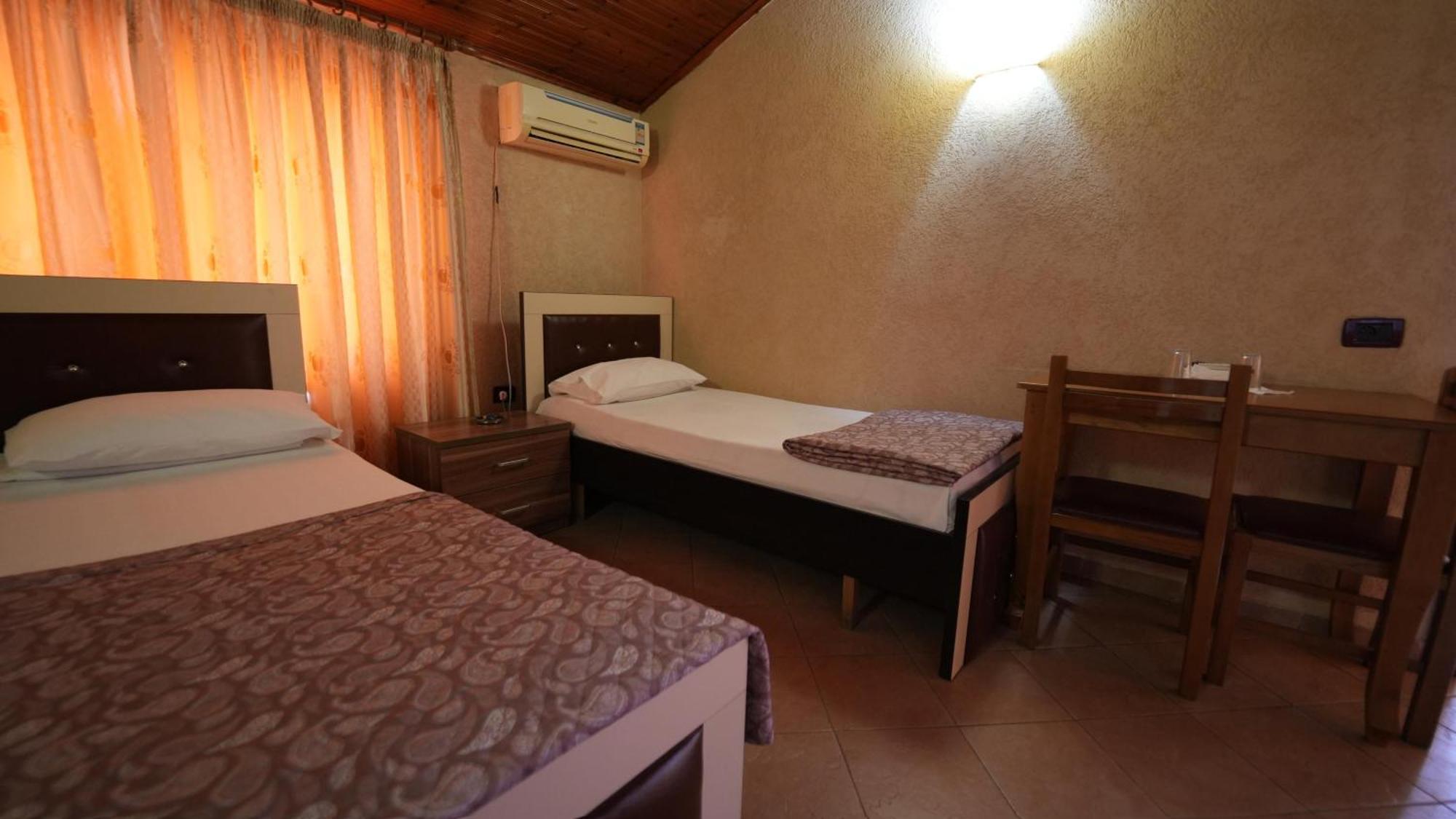 Alen Bar Hotel Tiranë Luaran gambar