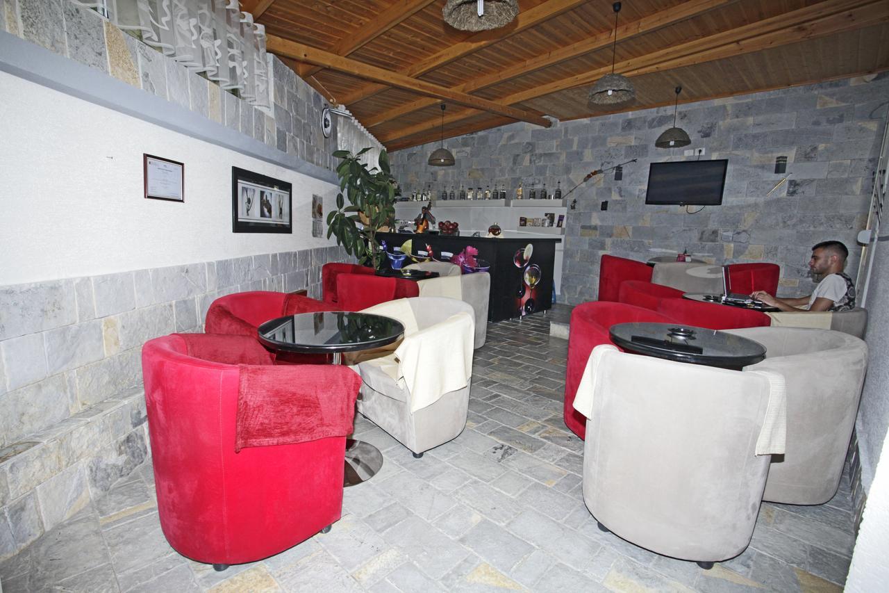 Alen Bar Hotel Tiranë Luaran gambar