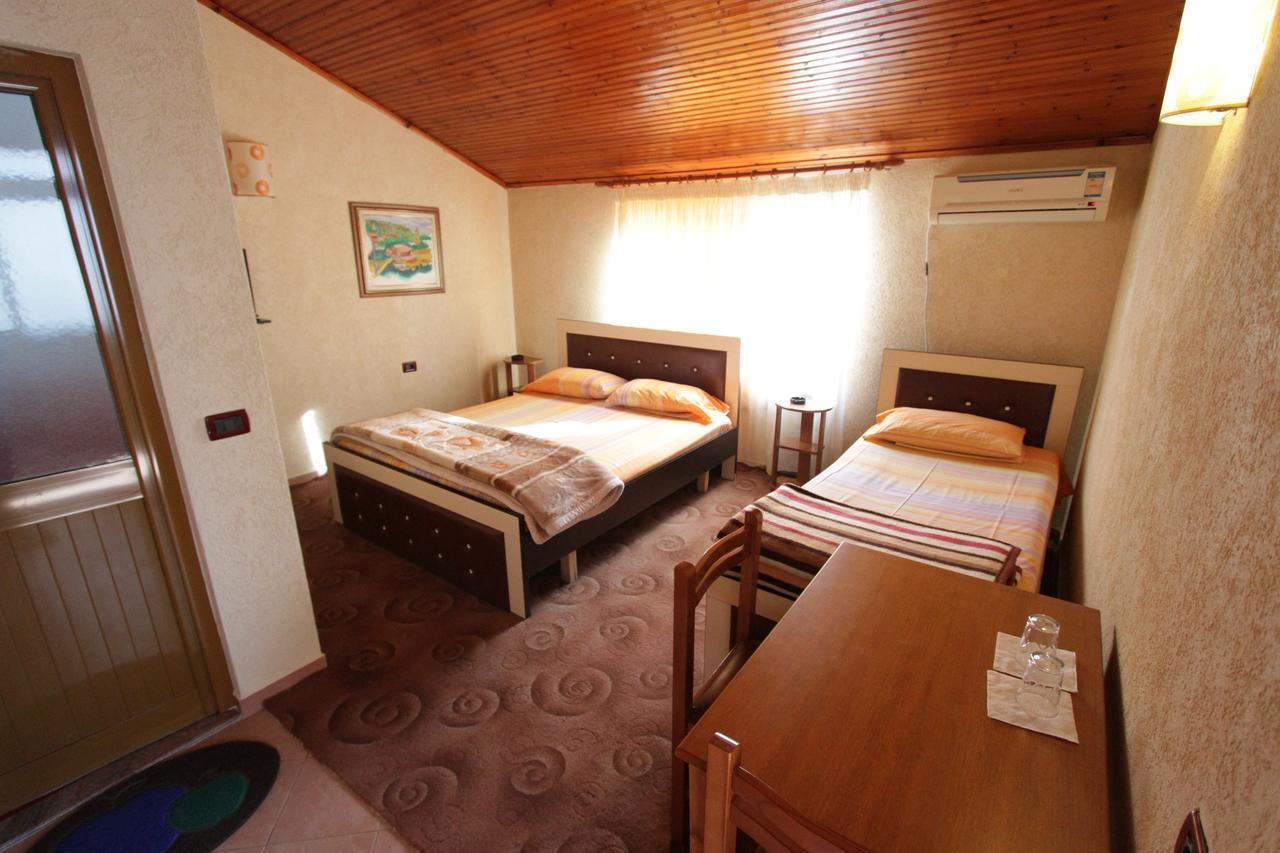 Alen Bar Hotel Tiranë Luaran gambar